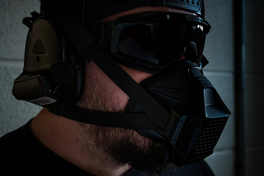 TR2 Tactical Respirator wearing by man