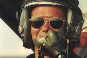 US pilot wearing aviator sunglasses