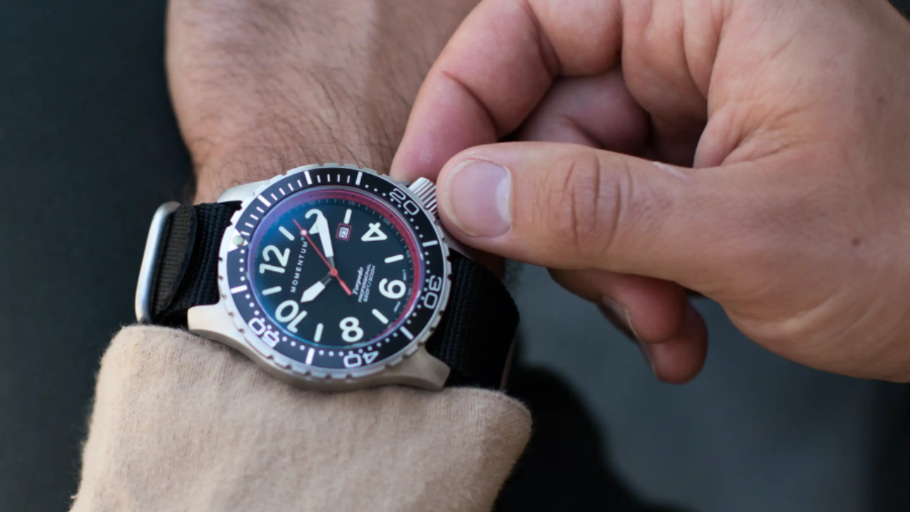 momentum torpedo watch