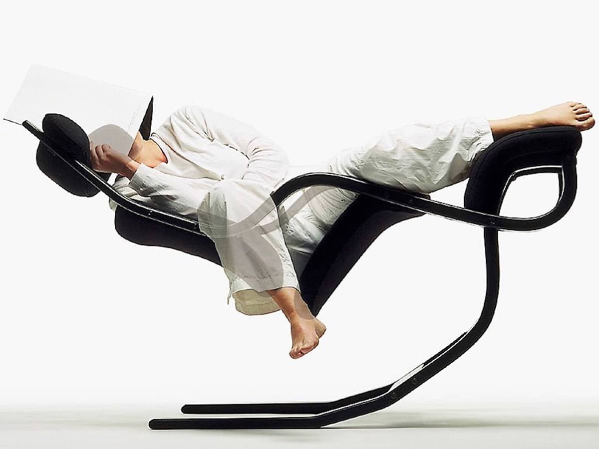 Work Weightlessly With the Zero Gravity Balans Chair | Man of Many