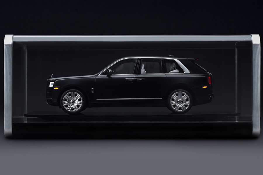 1:8 Cullinan Replica in box