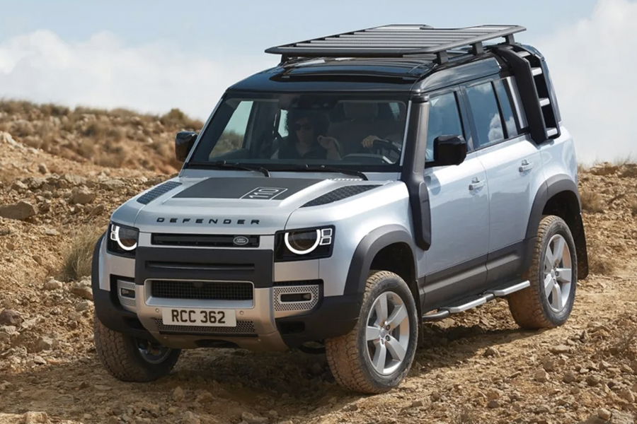 verdict-on-the-2020-land-rover-defender-s-off-roading-man-of-many