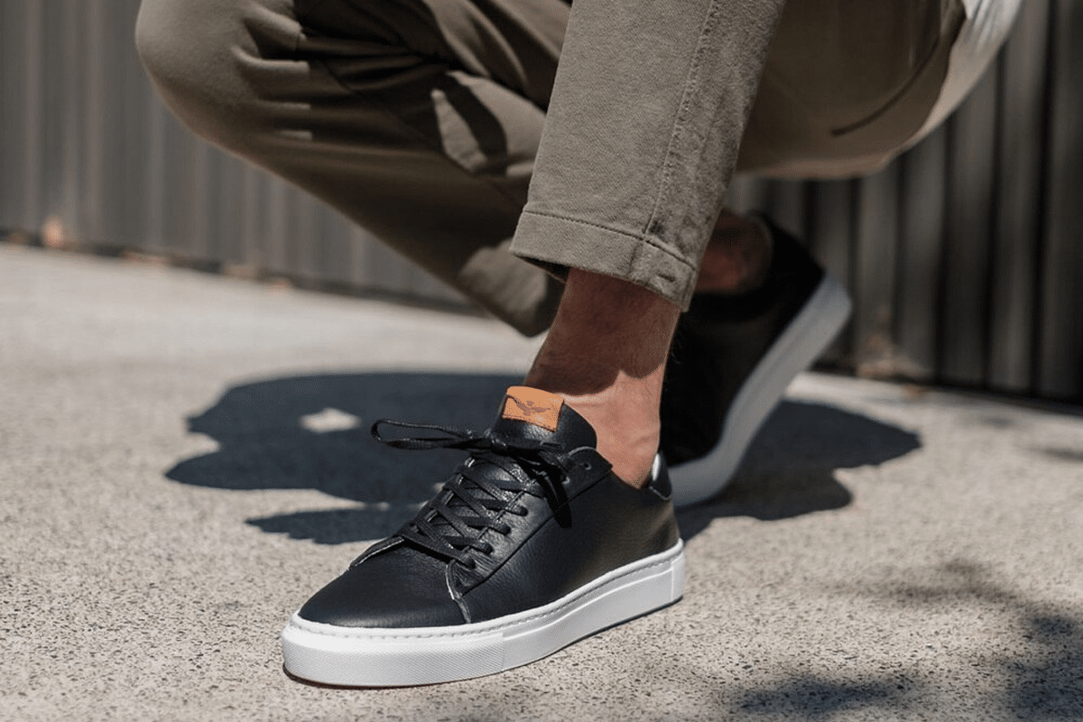 Should Men Wear Black Sneakers? - Aquila