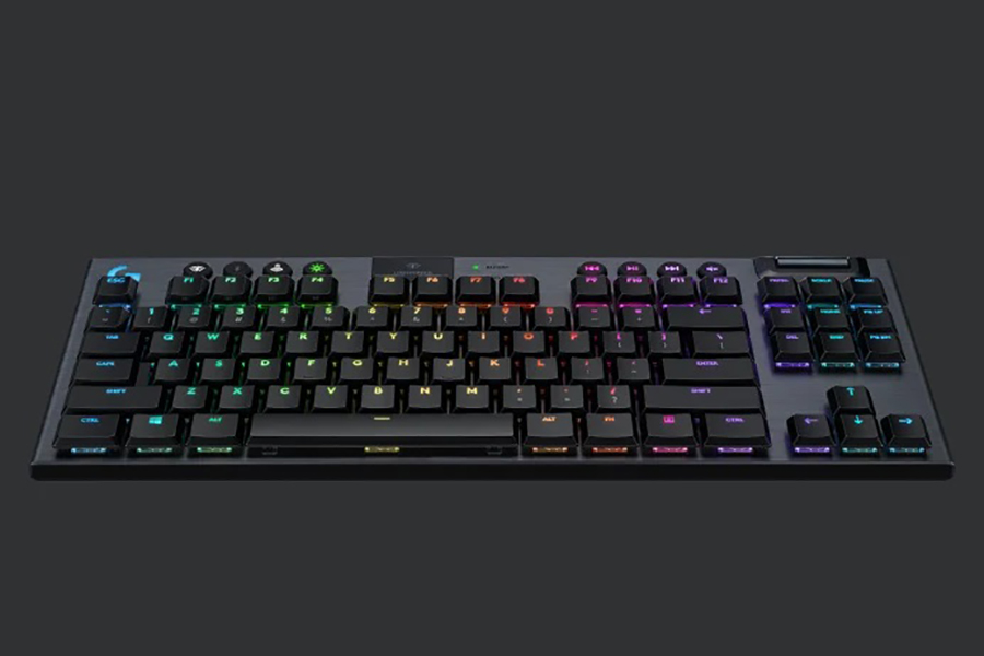 Logitech G915 TKL front