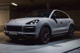 Porsche Cayenne GTS white
