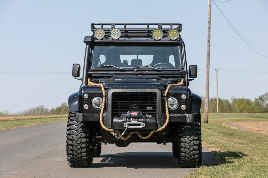 Last Defender from Spectre front vehicle