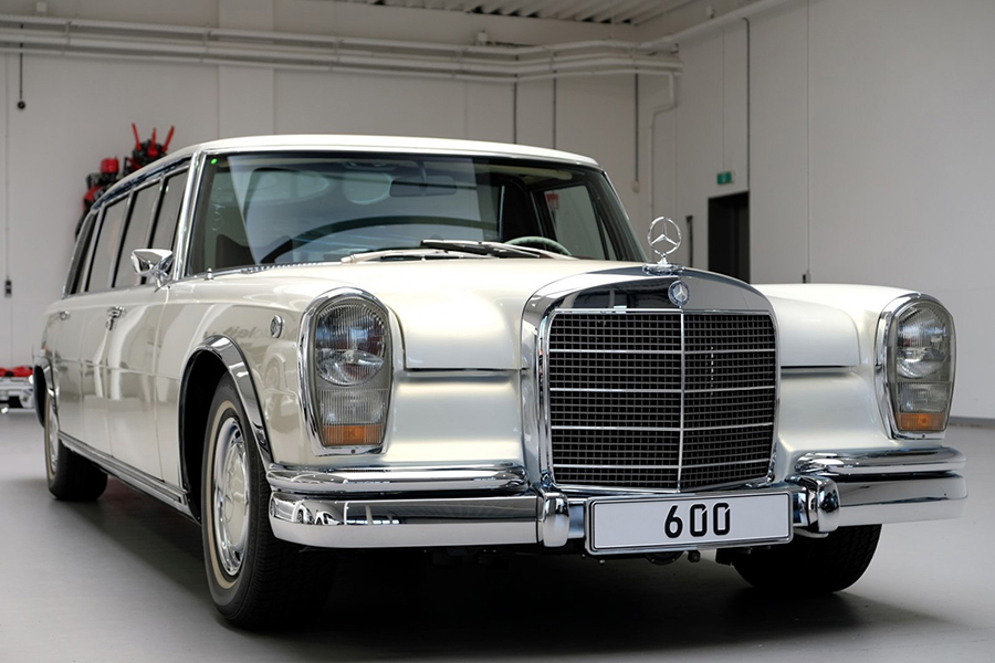 1975 Mercedes-Benz 600 Pullman Maybach Restomod front