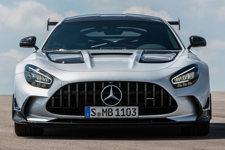 21 Mercedes Amg Gt Black Series Goes Big Man Of Many