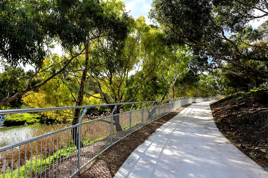 Walking Trail Altona North - Kororoit Creek Trail