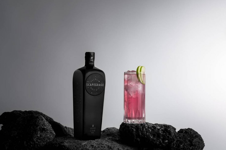 Scapegrace Black gin