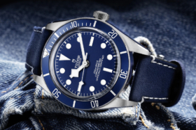 BLACK BAY FIFTY-EIGHT Steel Case Blue Strap on its side