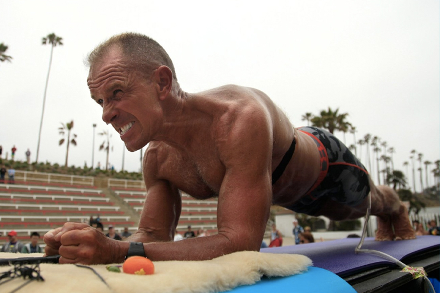 Former Marine Holds 8 Hour Plank To Smash World Record Man Of Many