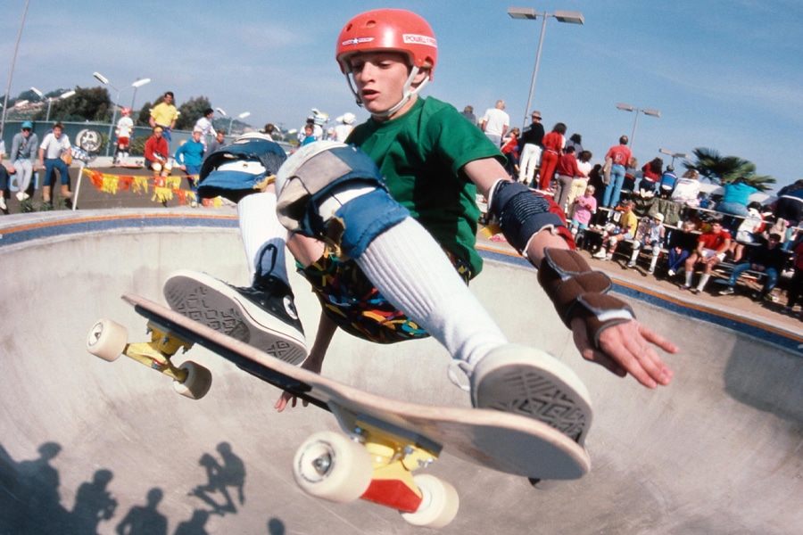 tony hawk skateboarding