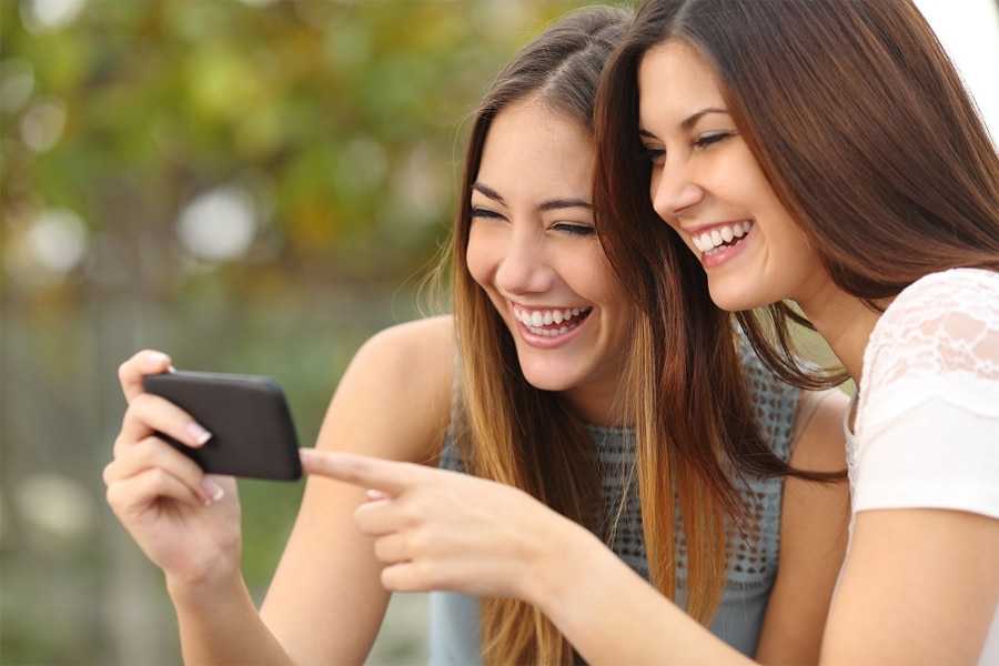 32 Best Opening Lines for Online Dating Sites and Apps