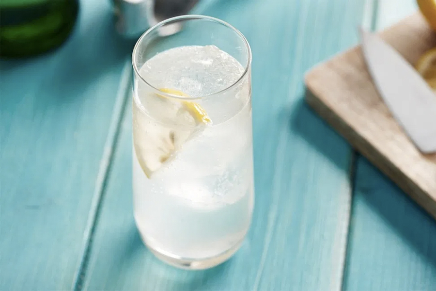 Best Keto Drinks - sparkling water