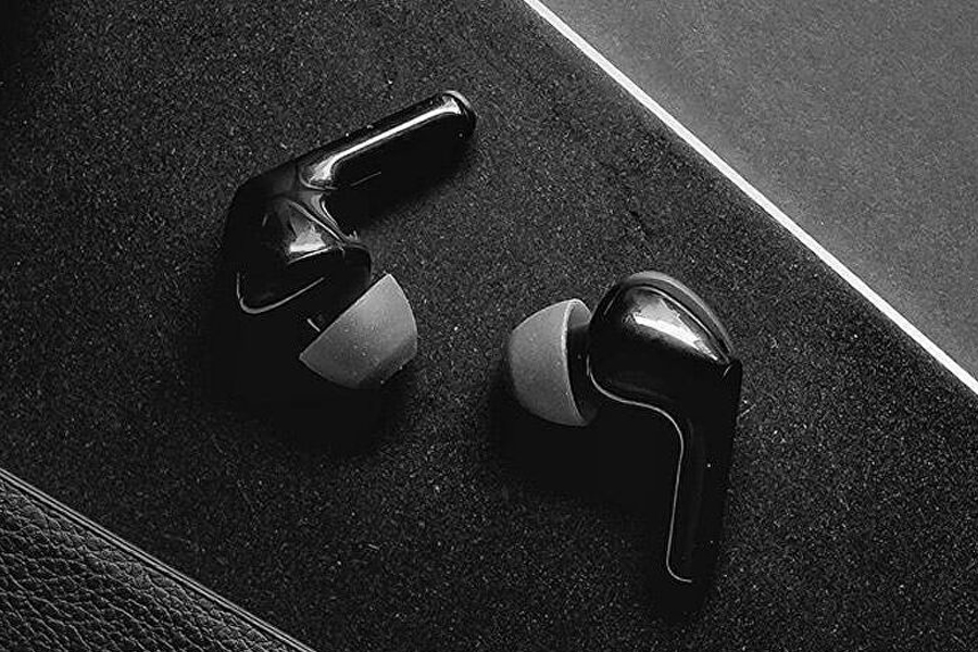  LG TONE Free wireless earbuds