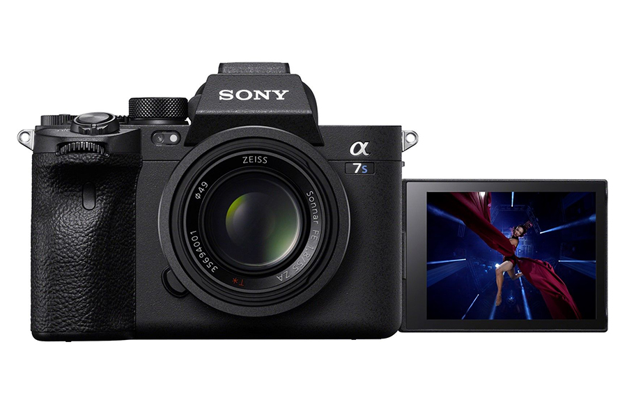 Sony Alpha 7s III front view