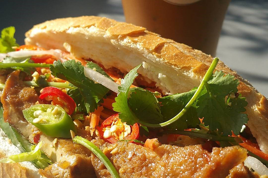 Fina’s Vegetarian Cafe Banh Mi Melbourne 