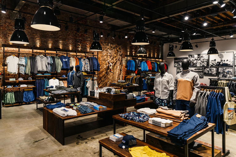 10 Best Men's Fashion Stores in Byron Bay | Man of Many