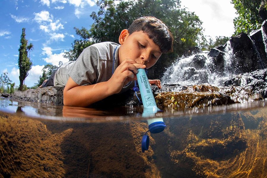 Christmas Gift Guide Outdoorsman Lifestraw Personal Water Filter