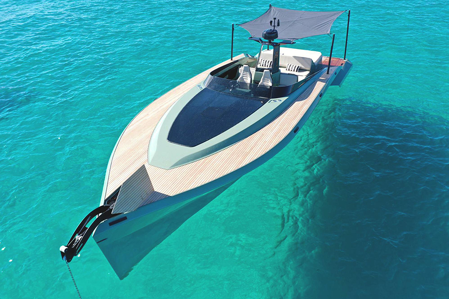 say-42-superyacht-is-a-supercar-on-the-water-man-of-many