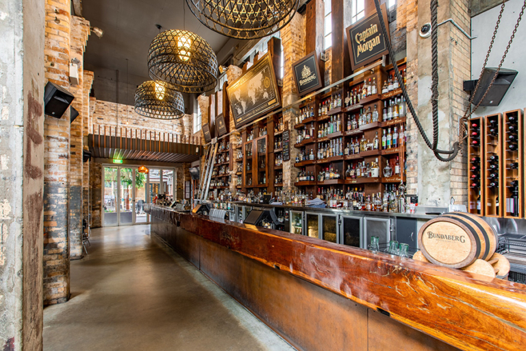 21 Best Pubs in Brisbane You Need to Visit Man of Many