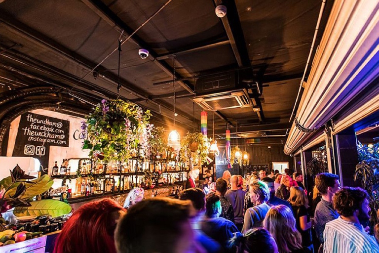 21 Best Pubs in Brisbane You Need to Visit Man of Many