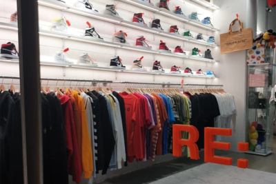 sneaker selling stores