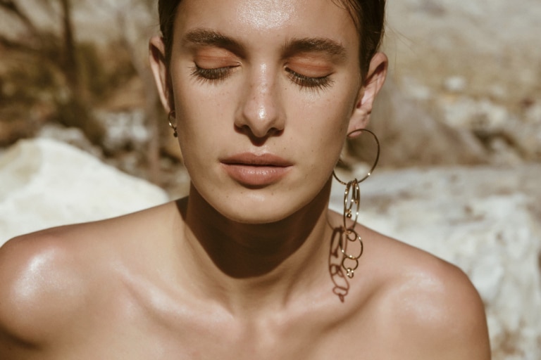 21 Best Australian Jewellery Brands You Should Know Man of Many