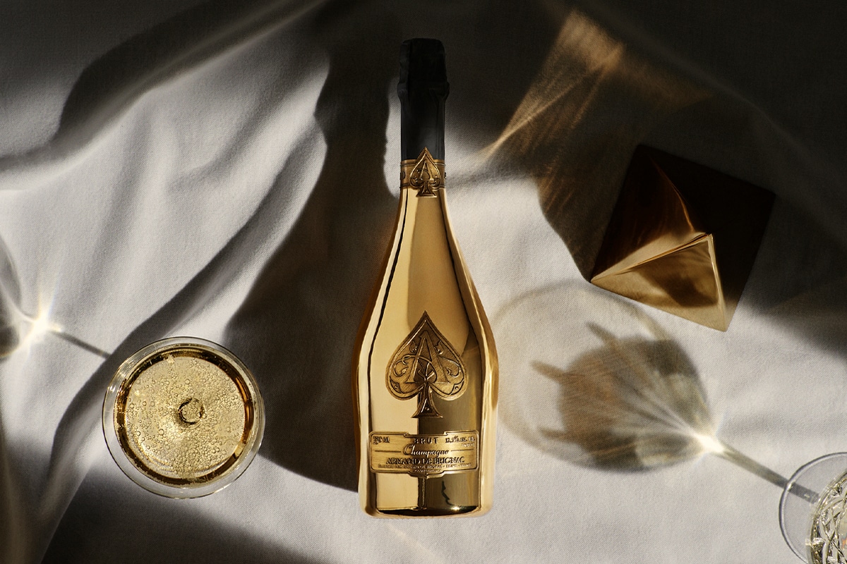 Moet Hennessy Buys 50 Of Jay Z S Champagne Brand Man Of Many