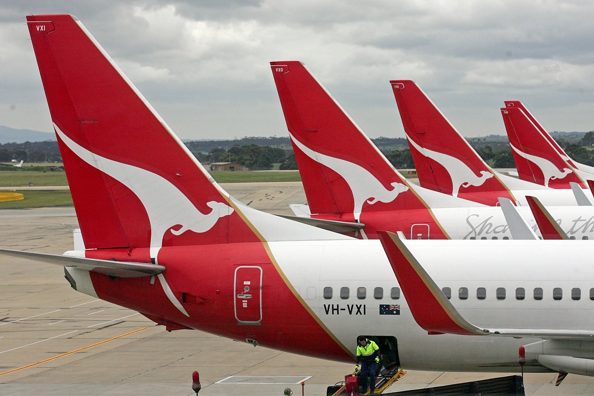 Qantas Brings Back 737 'Mystery Flights' to Unknown Destinations Man