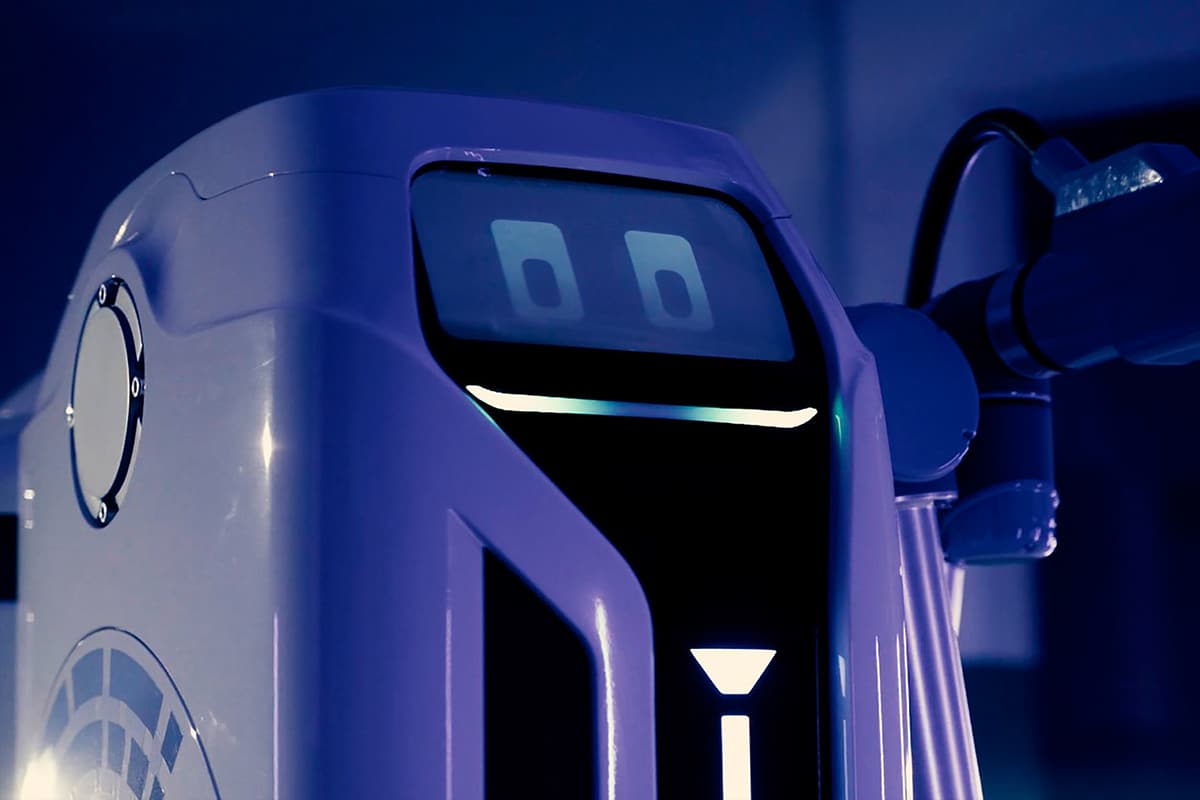 VW mobile charging robot front