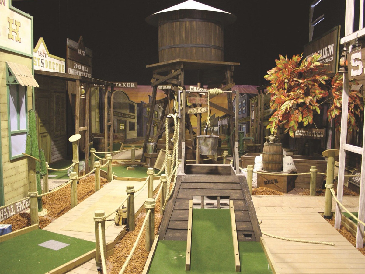 mega mini golf interior