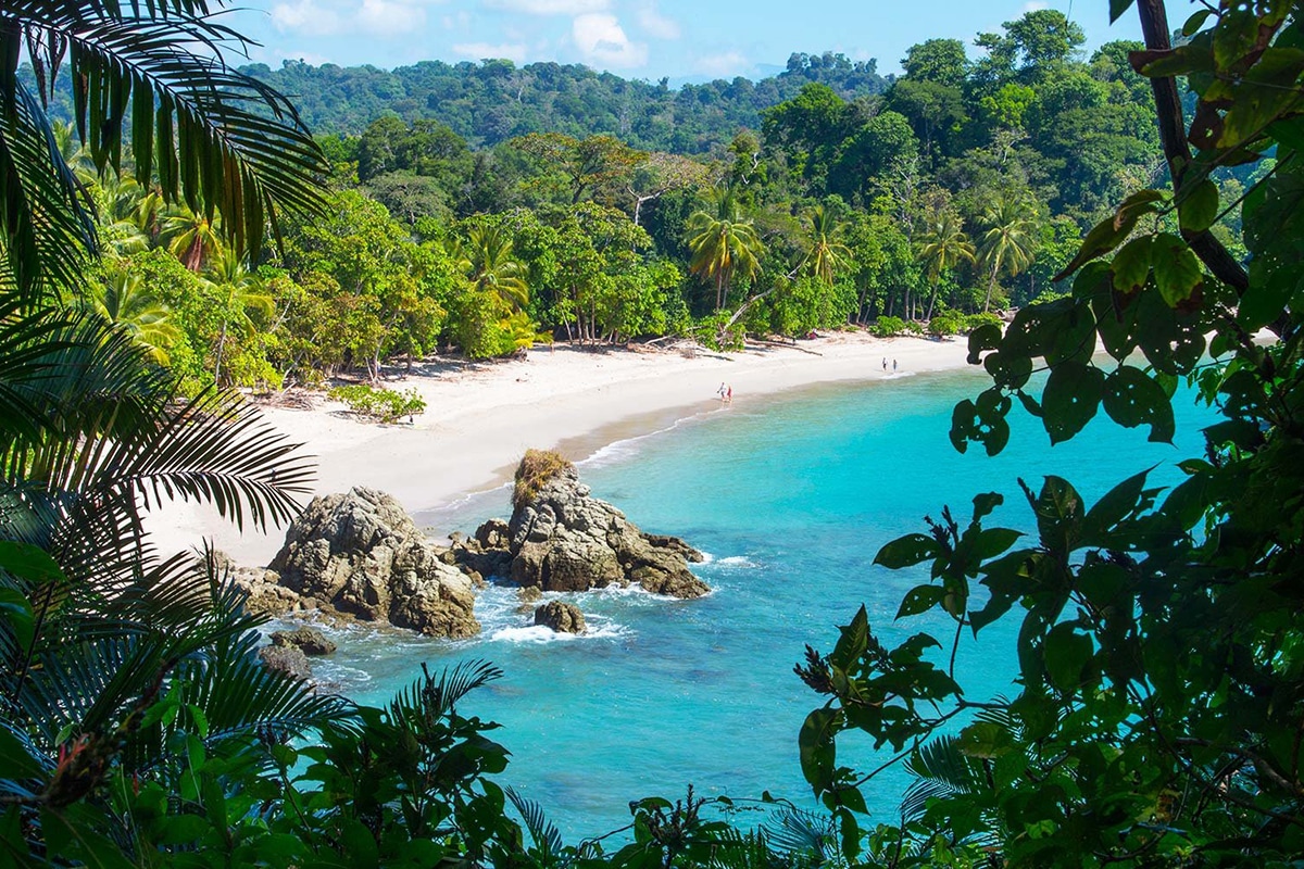 playa manuel antonio beach