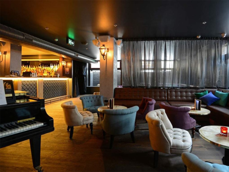 20 Best Hidden Bars in Sydney Man of Many