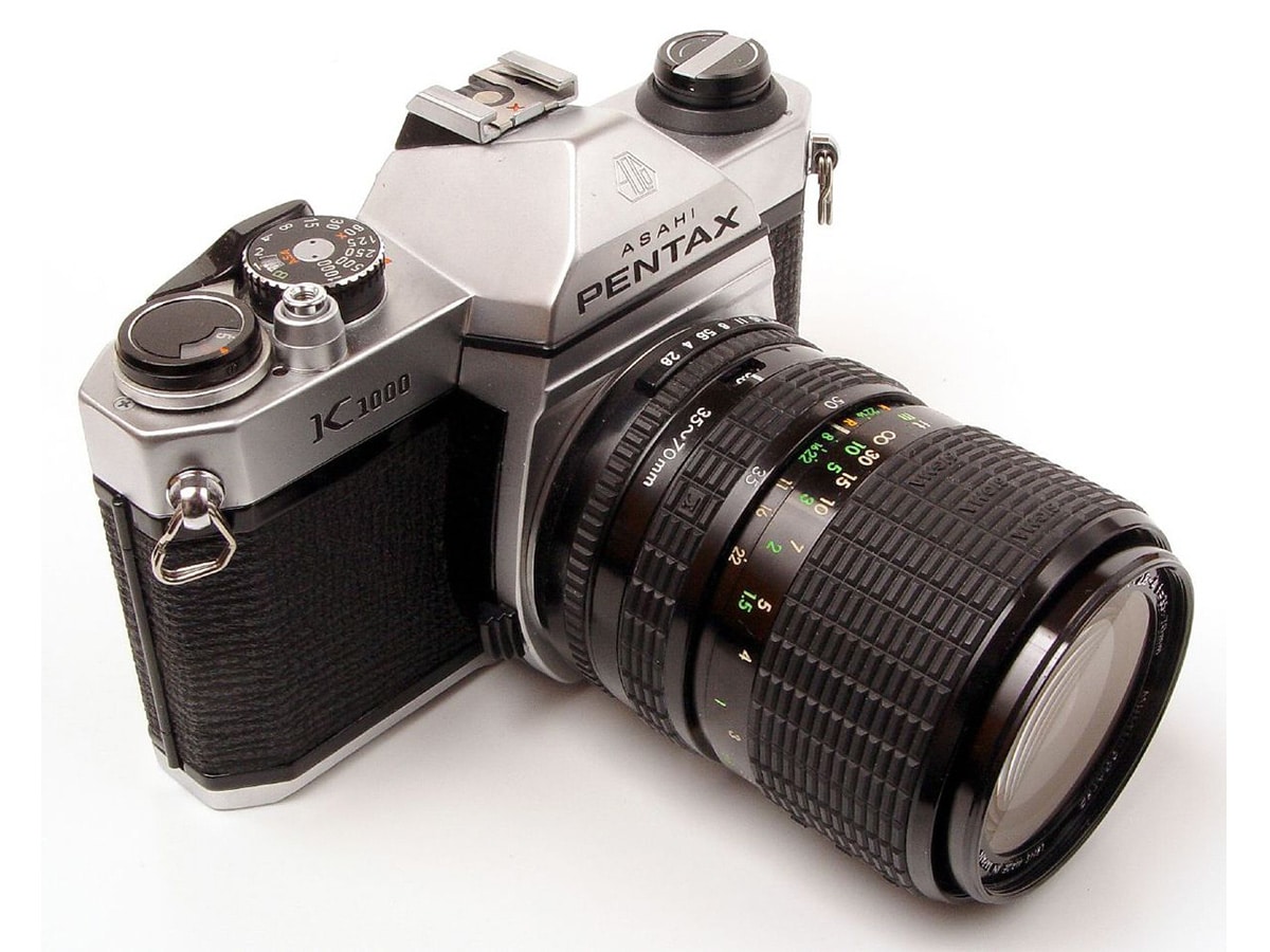 10-best-traditional-film-cameras-man-of-many