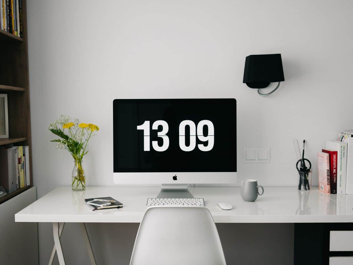 Home Office Desk Decor Ideas That Will Make You Want to Hustle – Printify