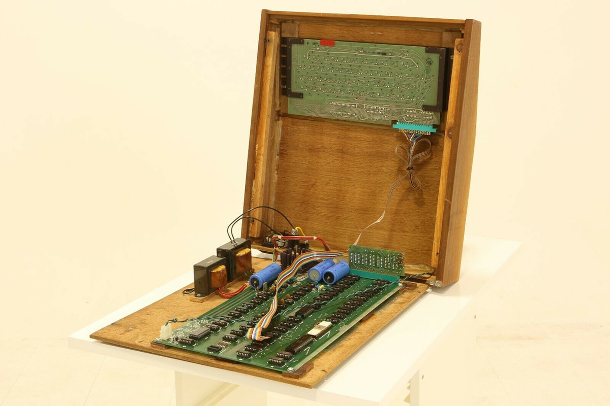 Original Apple Computer for $1.5 Million insideparts