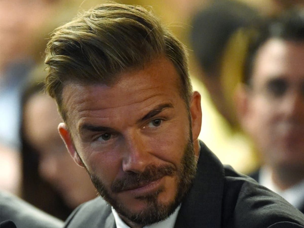 David Beckham egy klasszikus pompadúr hajjal