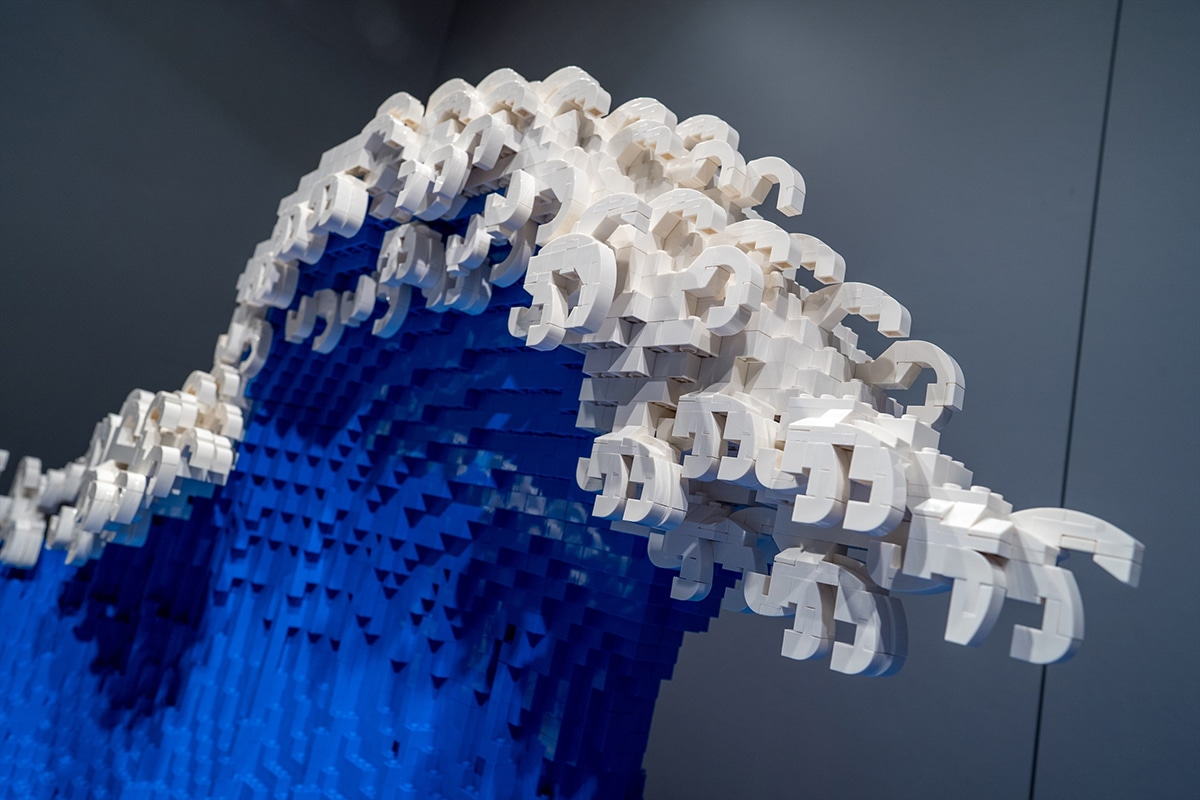 LEGO Artist Recreates Great Wave Masterpiece