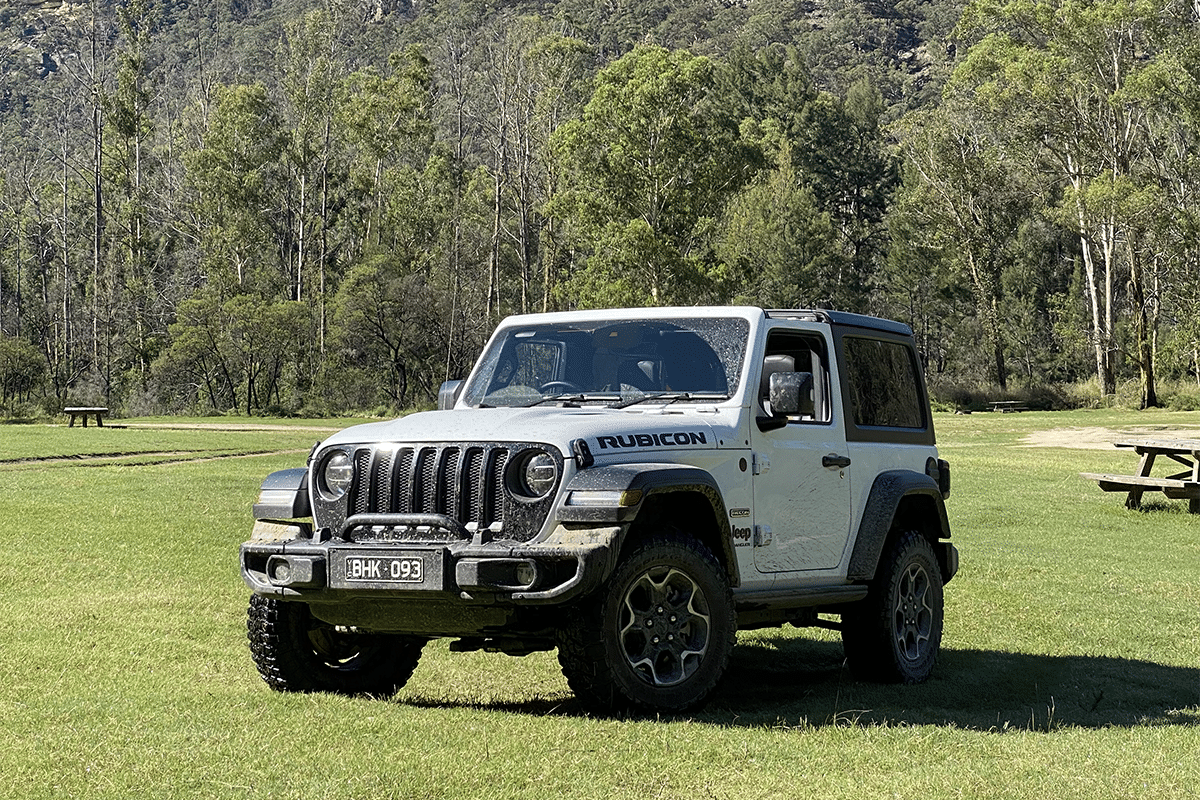 2020 jeep wrangler rubicon recon from the front