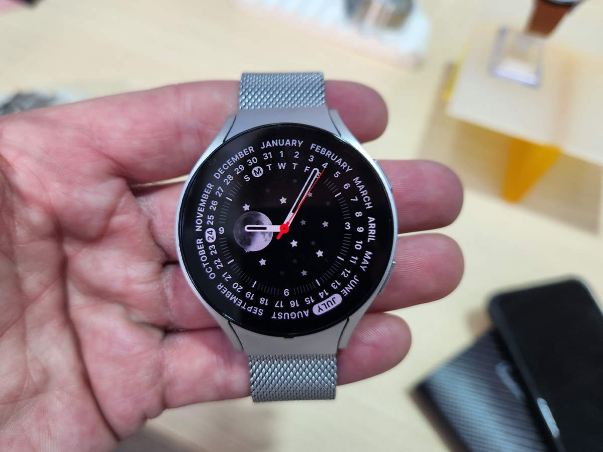 Best Fitness Smartwatch for Samsung - Samsung Galaxy Watch 6 | Image: Man of Many