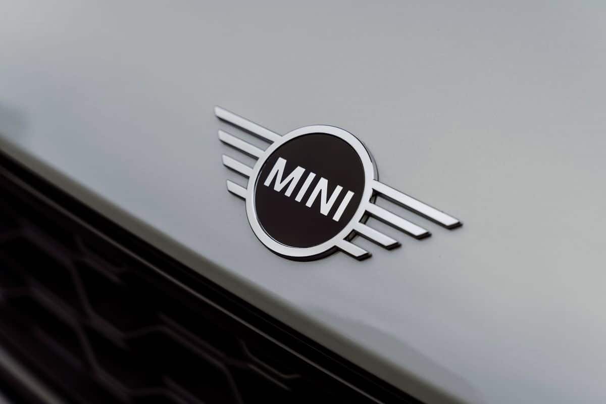 Mini's New Plug-In Hybrid Countryman Isn't the Car of the Future, and ...