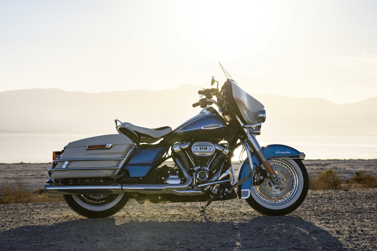 Harley davidson electra glibe icons collection in the sun
