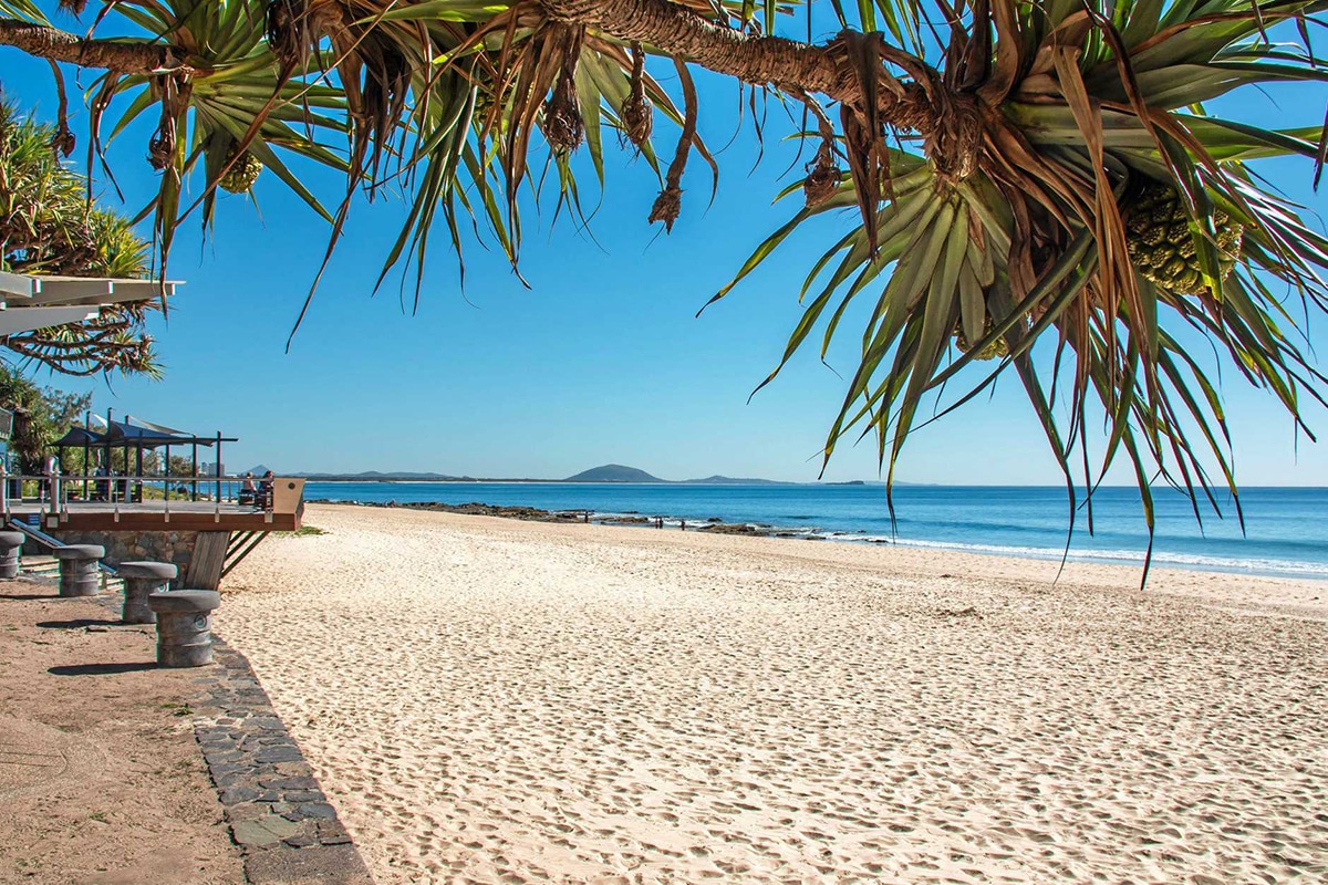 15 Best Sunshine Coast Beaches For Surfing And Swimming | Man Of Many