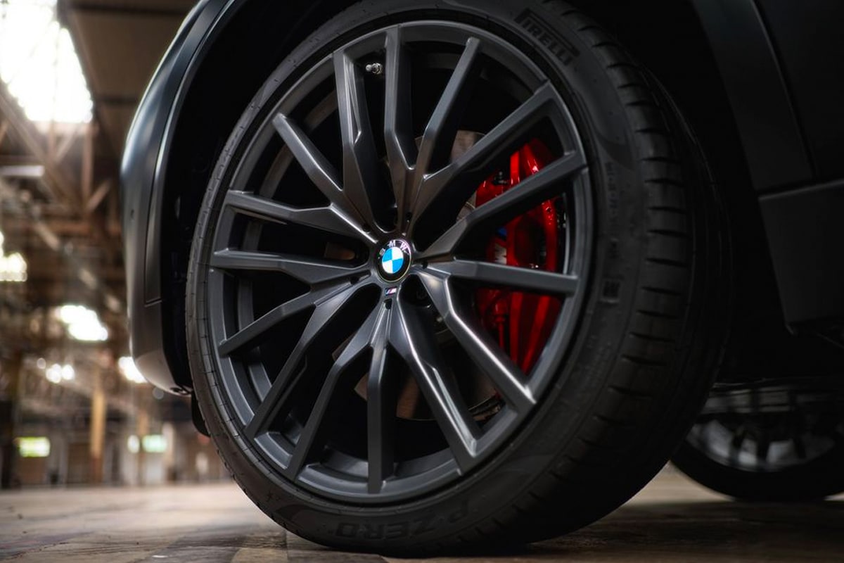 4 2022 bmw x5 black vermilion edition