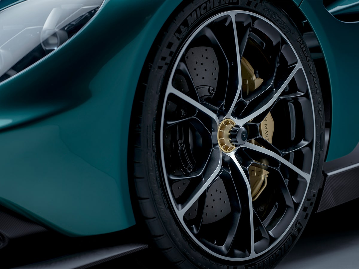 Aston martin valhalla front wheels