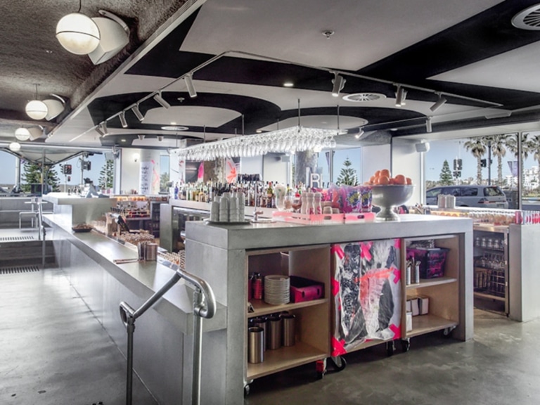 30+ Best Pubs in Sydney for Food, Beer & Events! Man of Many