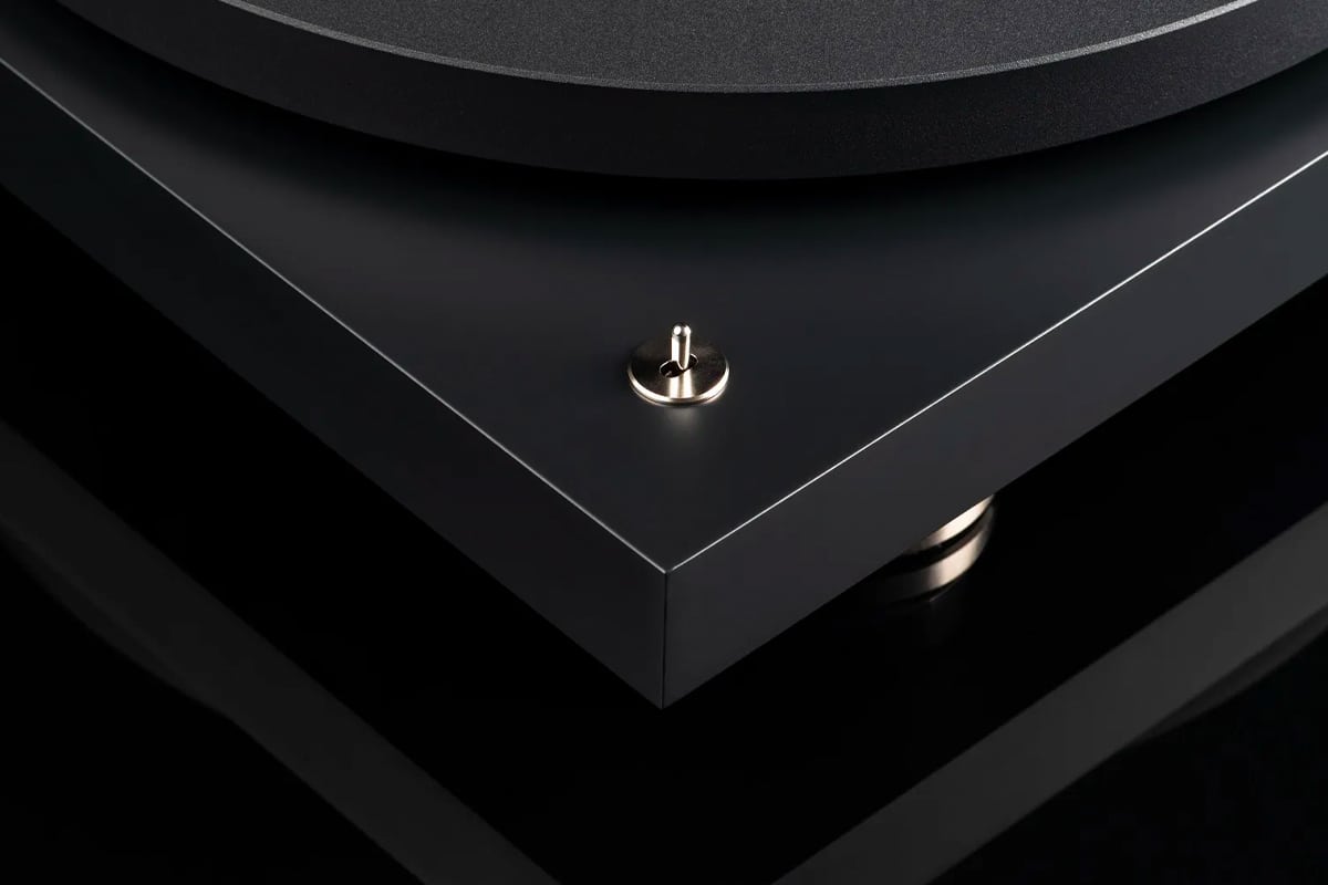 Pro-Ject releases Debut Pro turntable to celebrate 30th anniversary