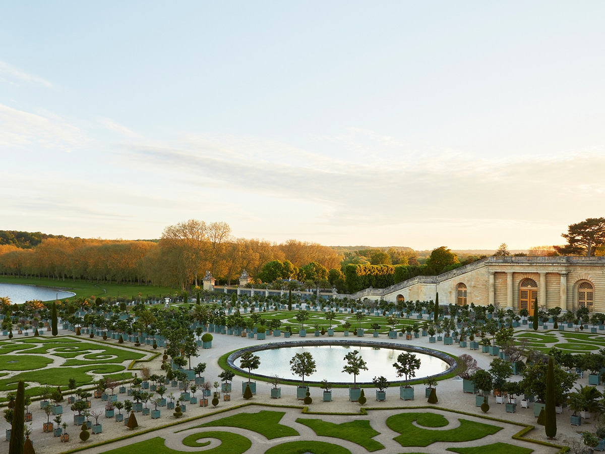 Stay at the palace of versailles 10